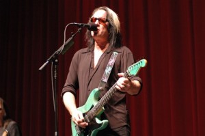 Rundgren meets Robert Johnson and takes it to the bank! Photo courtesy RundgrenRadio / Doug Ford